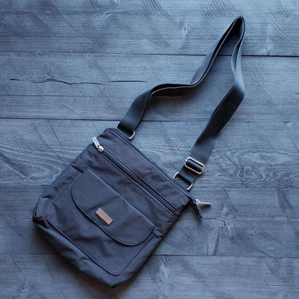 Baggallini crossbody bag grey pink